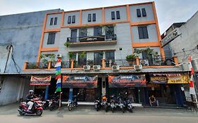 OYO LIfe 93129 Kost Mangga